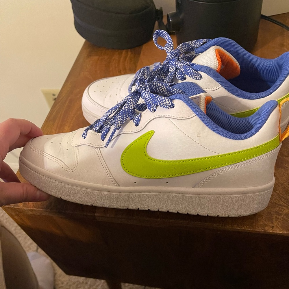 Nike Court Borough Low 2 SE size 7Y